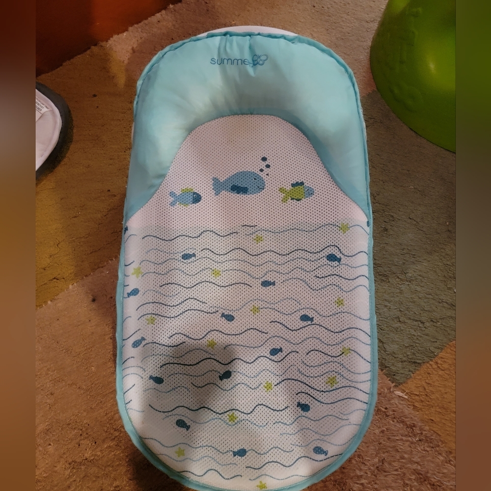 Bath and bumble seat with tray